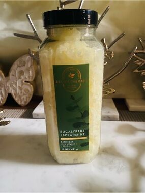 Bath and Body Works Aromatherapy Eucalyptus + Spearmint Bath Soak - Yellow